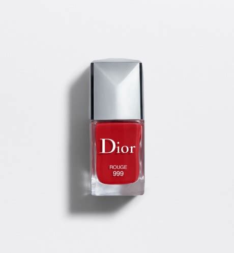 Dior Vernis: Nagellak met professionele manicure .